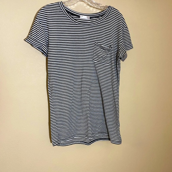 Black and white striped T-shirt - Picture 1 of 5